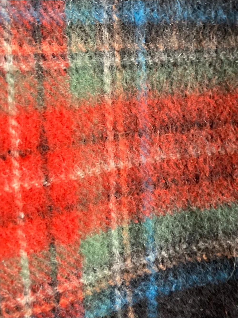 100% Cashmere Plaid Fringe Scarf